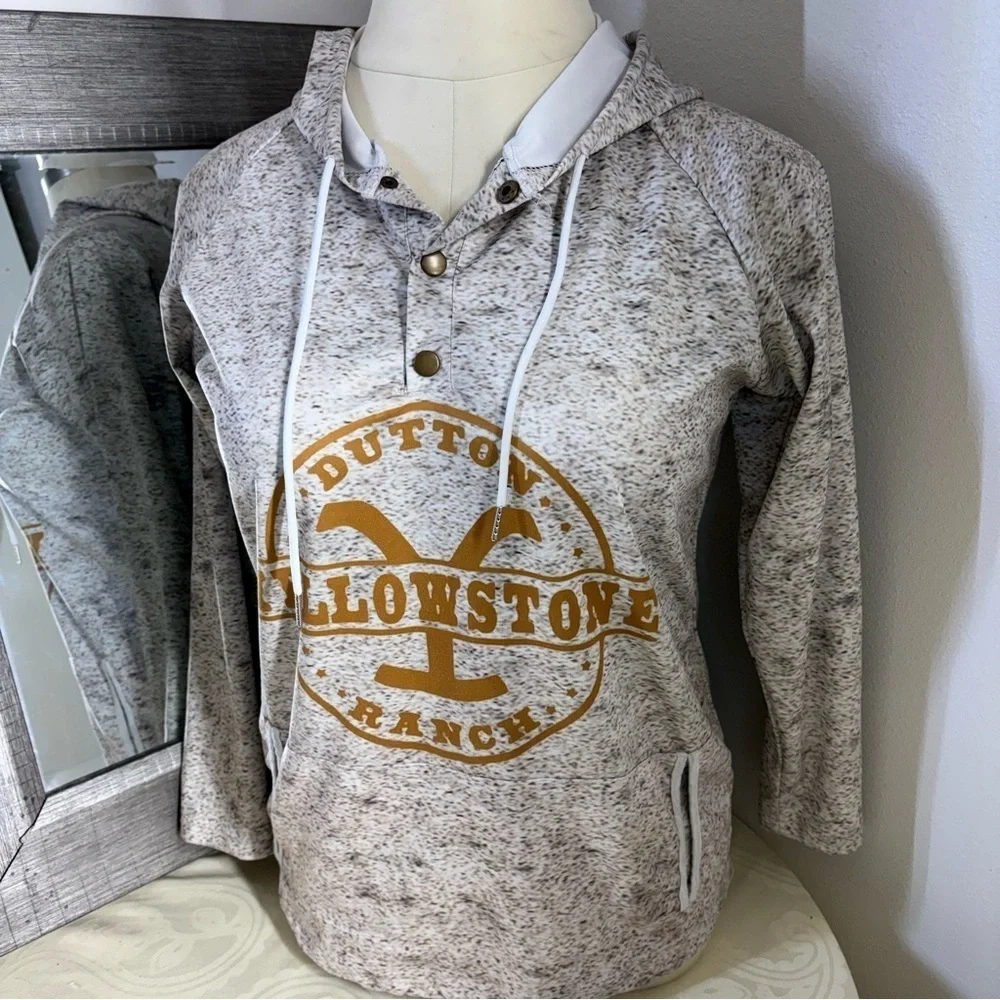 Source Unknown Gray Sweater with Vintage Logo